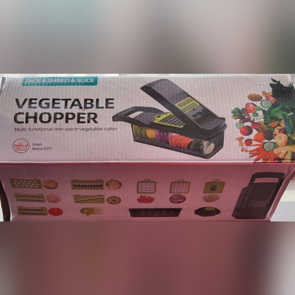 Vegetables Chopper 12 in 1 Multi-functional Vegetable Cutter - Picture 5 of 6